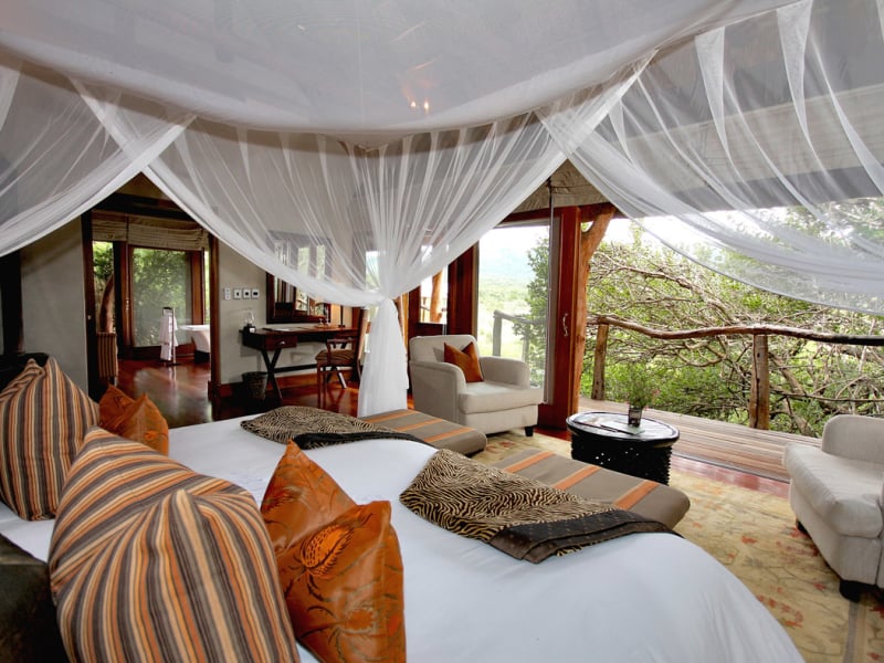 pumba-game-reserve-mshenge-lodge-safari-slaapkamer-uitzicht