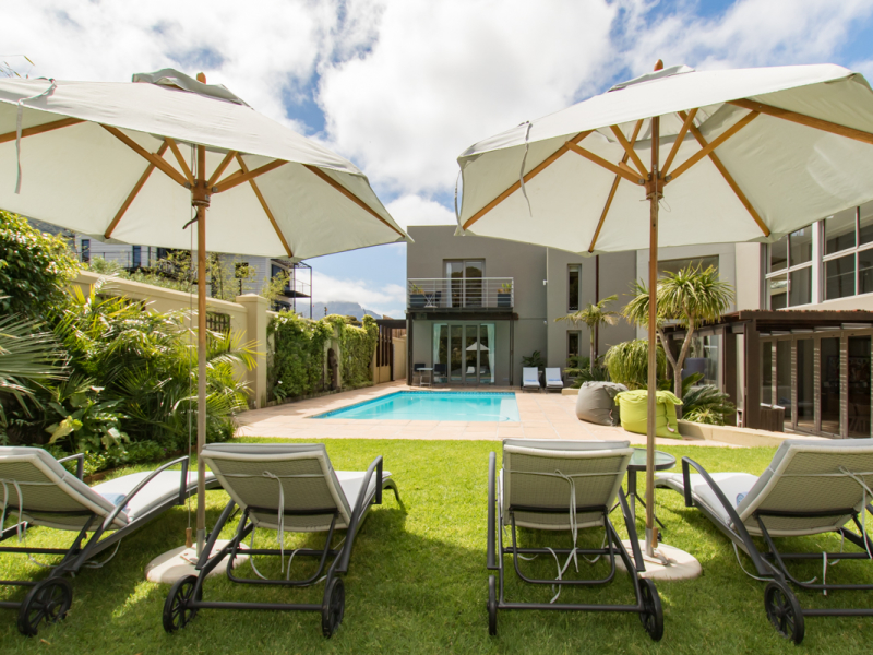 pure-guest-house-hout-bay-zuid-afrika-pool
