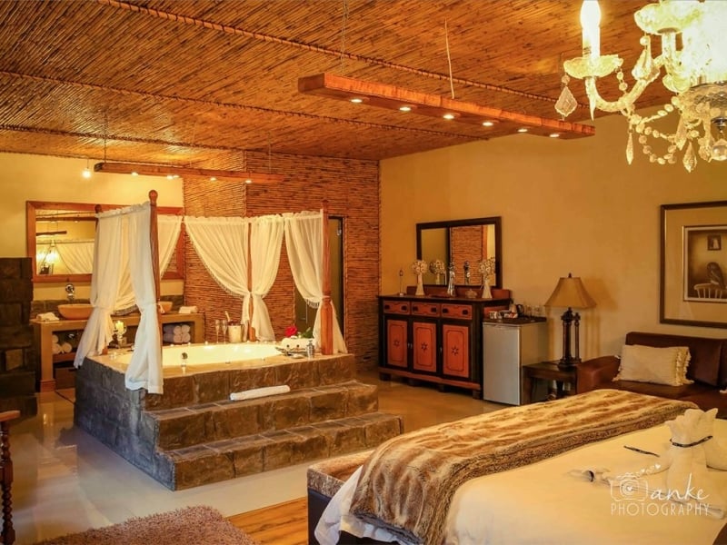 surval-olive-estate-oudtshoorn-zuid-afrika-honeymoon-suite-bath