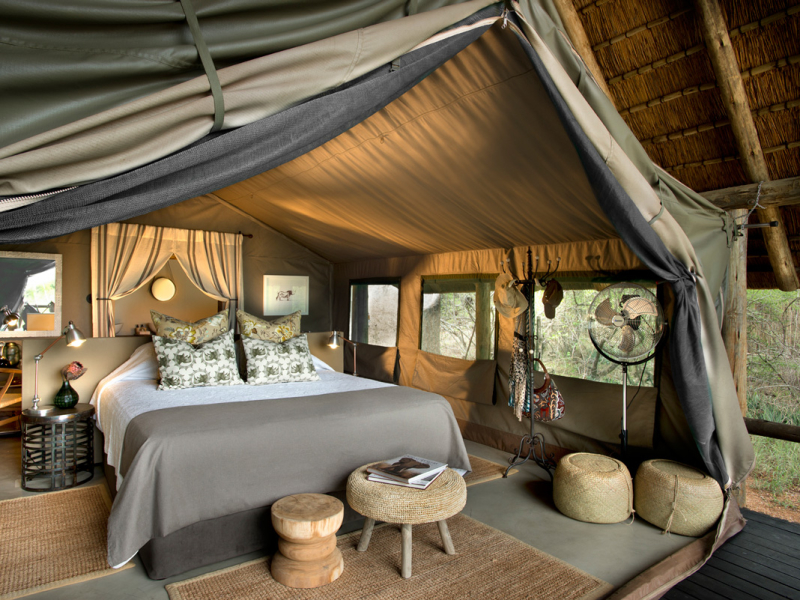 tanda-tula-safari-camp-lodge-timbavati-private-game-reserve-krugerpark-slaapkamer-tent