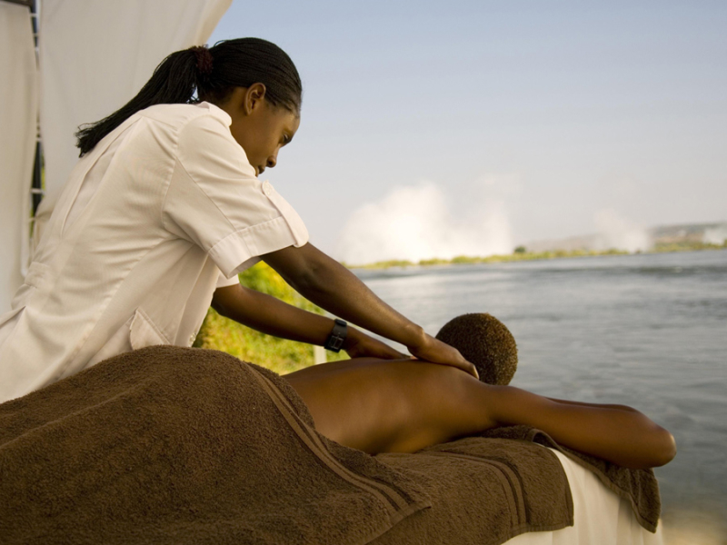 the-royal-livingstone-hotel-zambia-victoria-falls-massage-met-uitzicht