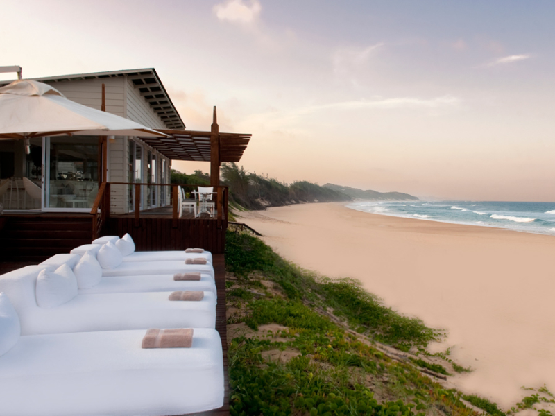 white-pearl-ponta-mamoli-resort-mozambique-strandbedden