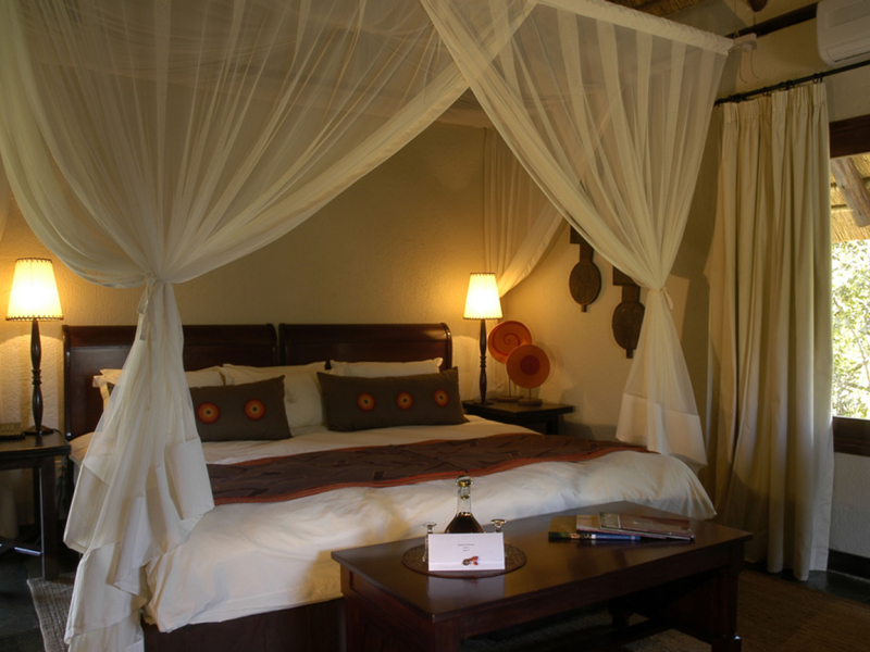 sabi-sabi-little-bush-camp-private-game-reserve-safari-krugerpark-sabi-sands-slaapkamer-2.jpg