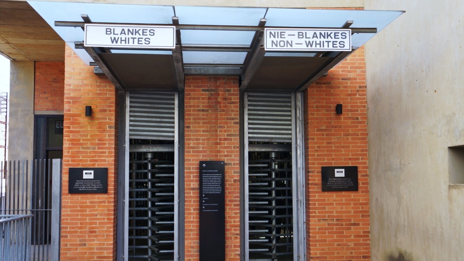 apartheid-museum-whites-nonwhites