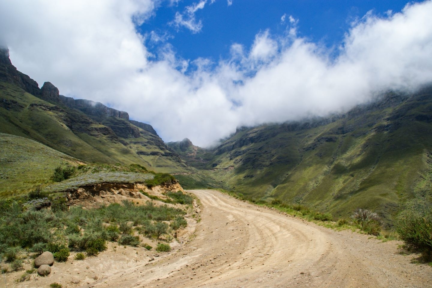 bergpassen-en-bergrouten-in-zuid-afrika-oude-kaapse-weg-modderweg