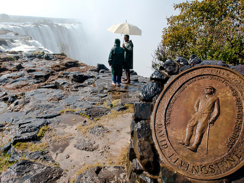 gedenkteken-david-livingstone-bij-victoria-falls-in-zambia