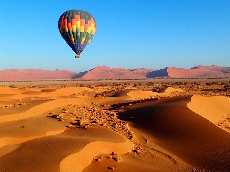 luchtballon varen in zuid-afrika nabidia sand dunes dessert sussesvlei