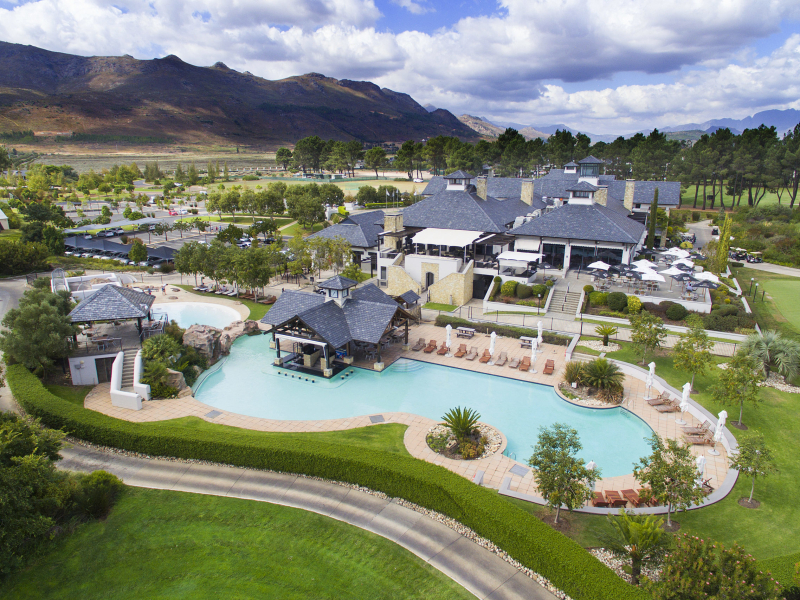 pearl-valley-golf-estate-swimming-pool-1