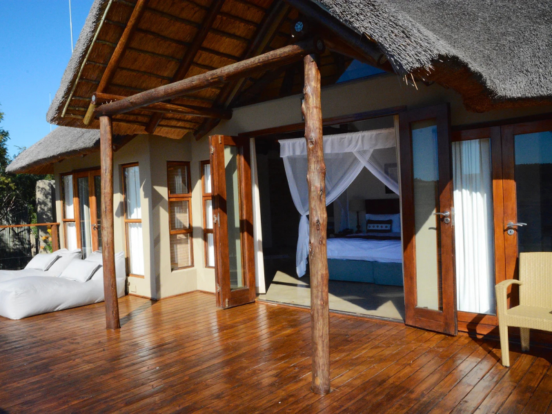 esiweni-luxery-safari-lodge-slaapkamer-deck