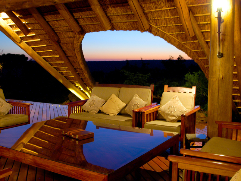 sediba-private-game-lodge-welgevonden-reserve-safari-lounge-met-uitzicht