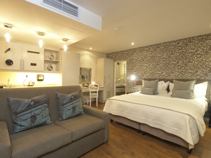 the-turbine-boutique-hotel-luxery-room-bedroom