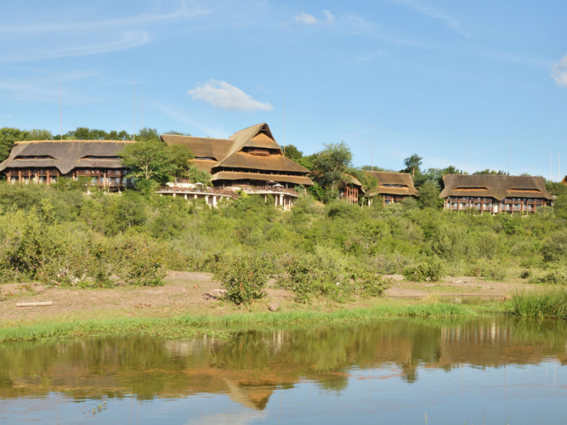victoria-falls-safari-lodge-zimbabwe-vooraanzicht