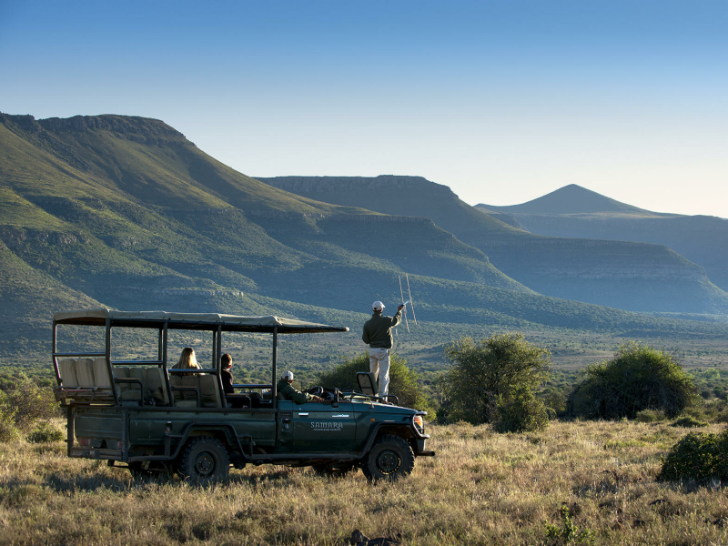 beautiful-mountain-landscape-samara-karoo-vehicle-safari-dook