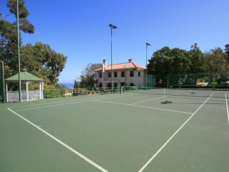 camps-bay-retreat-tennis-court