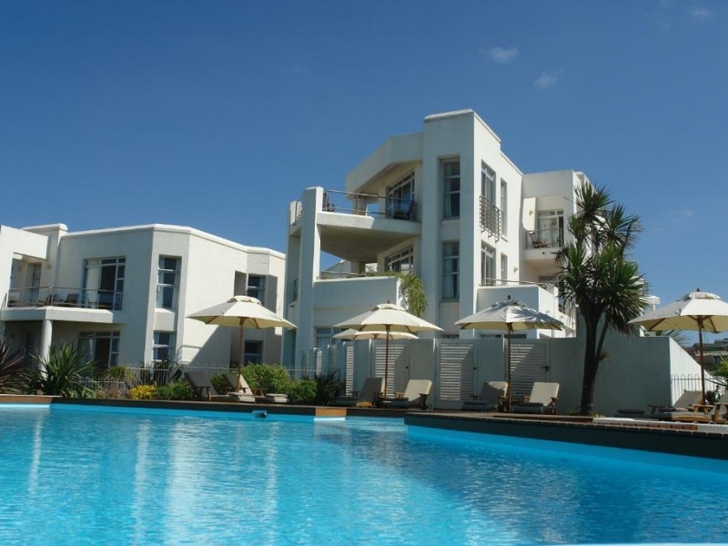 diaz-15-luxury-accommodation-jeffreys-bay-view-at-house-from-swimming-pool