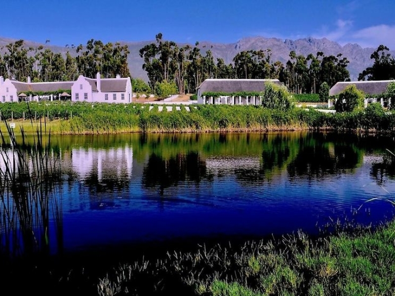 rijks-country-house-tulbagh-view-from-dam