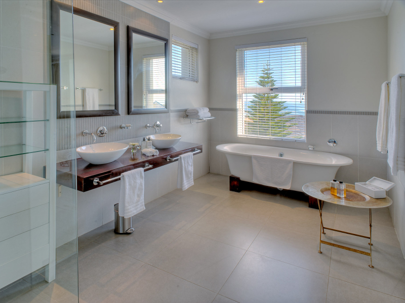 sea-five-boutique-hotel-camps-bay-penthouse-bathroom sea-five-boutique-hotel-camps-bay-penthouse-bathroom