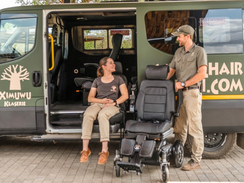 ximuwu-safari-lodge-wheelchair-friendly-shuttle-bus