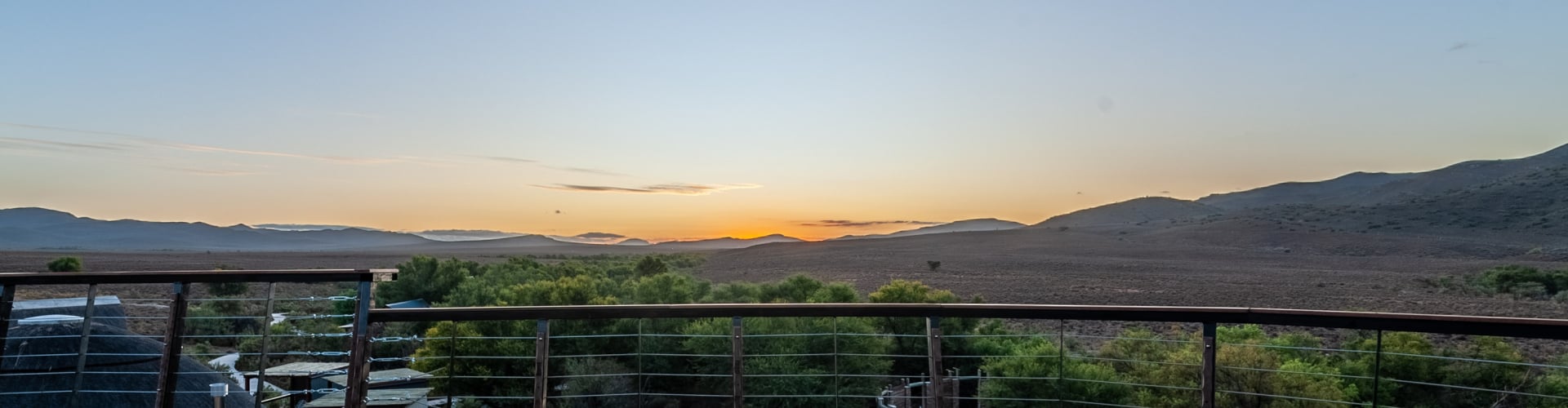 kingsley_lodge_sunset_deck2