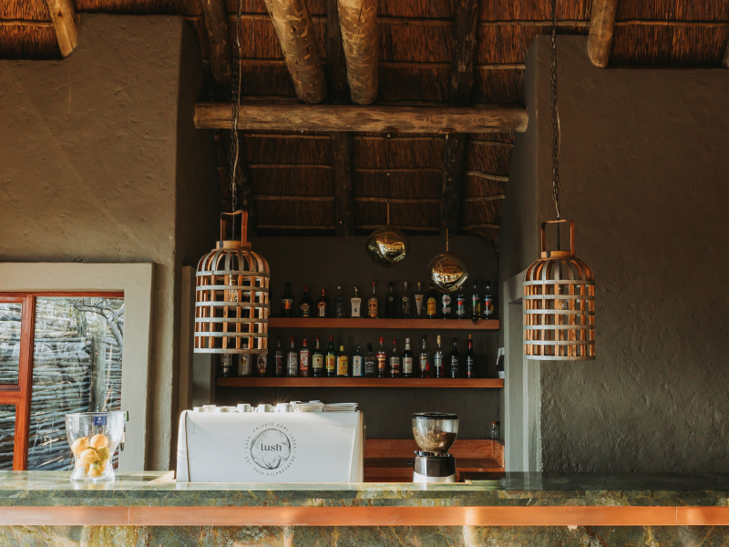 lush_private_lodge_bar_mainlodge