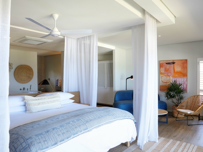 sala_beach_house_main_suite