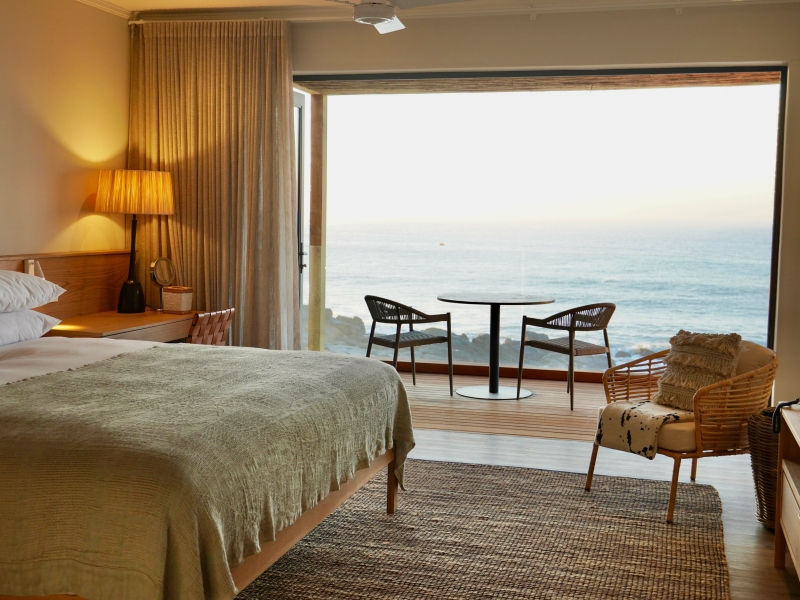 sala_beach_house_durban_ocean_room4_patio_and_view