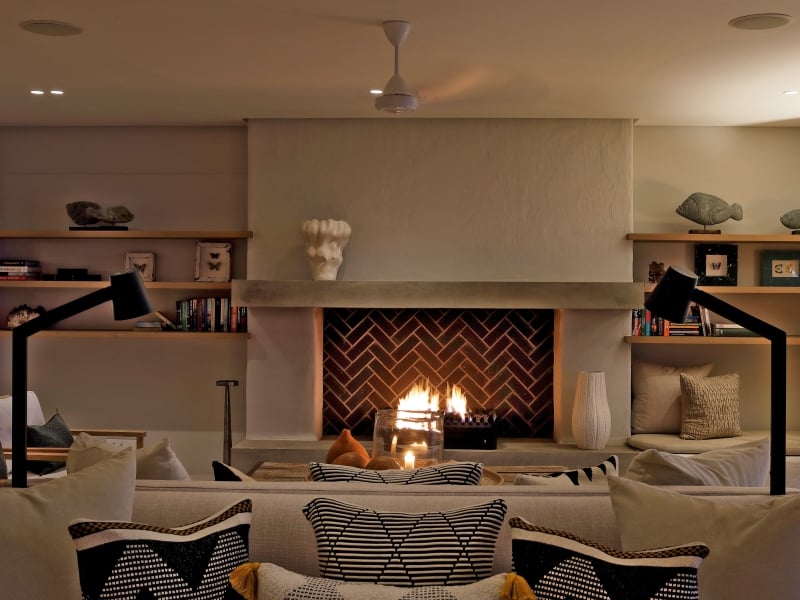 sala_beach_house_fireplace