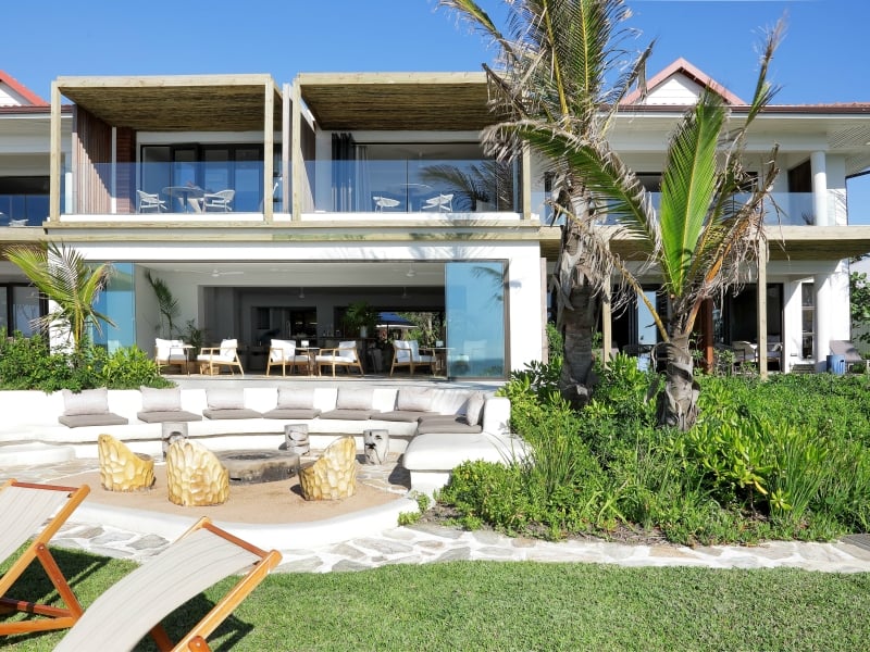 sala_beach_house_front_house