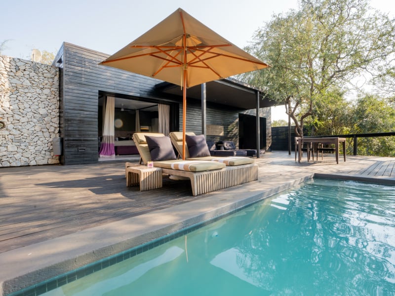 silvan_safari_pool_deck