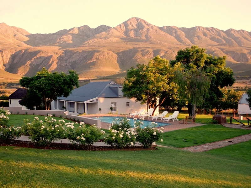 swartberg_country_manor_mountain_view