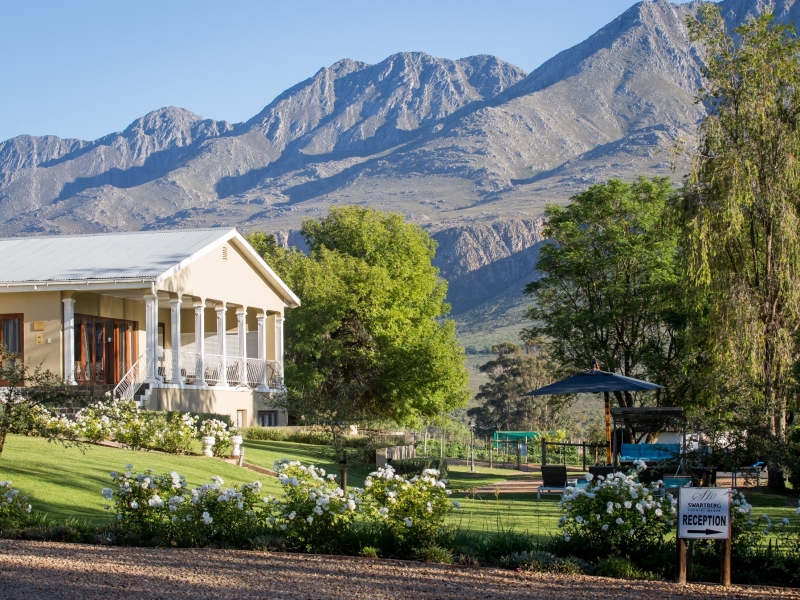 swartberg_country_manor_exterior