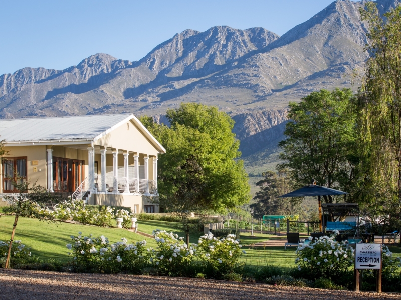 swartberg_country_manor_exterior