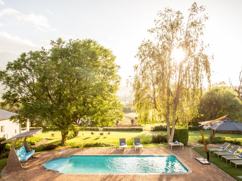 swartberg_country_manor_pool_area