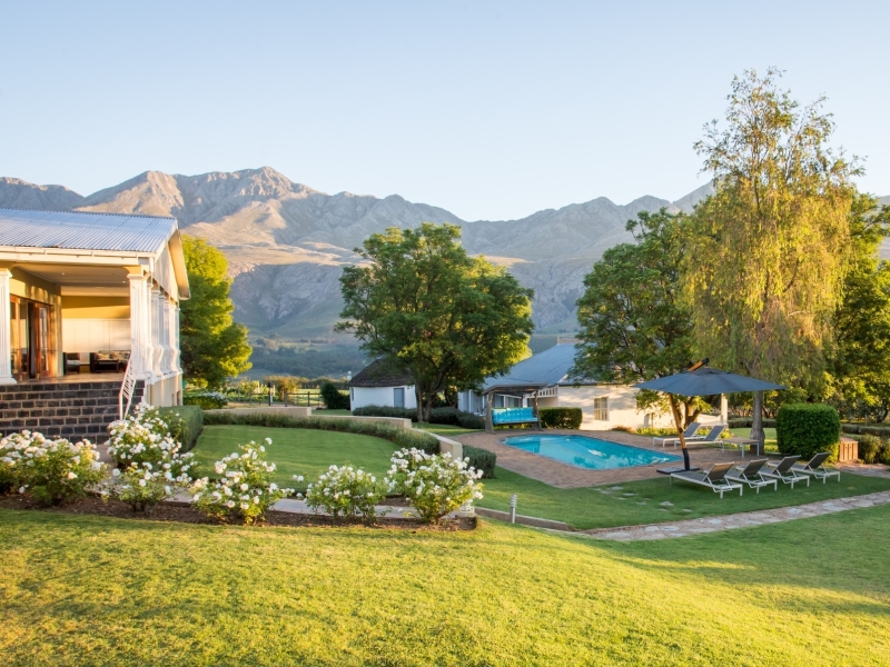 swartberg_country_manor_manor_pool_area