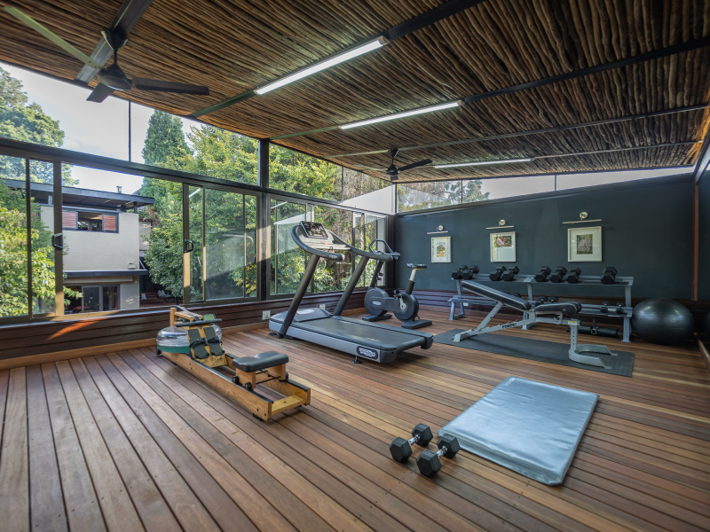 the_residence_hotel_gym