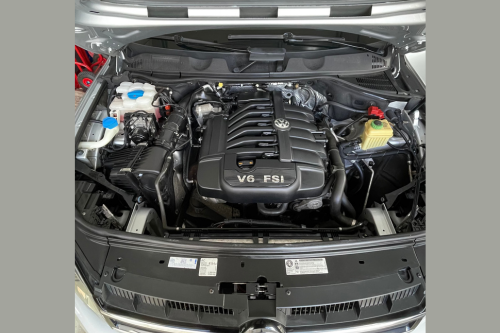 engine bay detailing