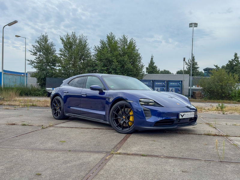 Porsche Taycan met premium glascoating (keramische coating) Porsche taycan met premium glascoating (keramische coating) voor optimale lakbescherming en diepe glans in Groningen