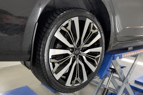 Keramische coating op velgen van een Renault talisman