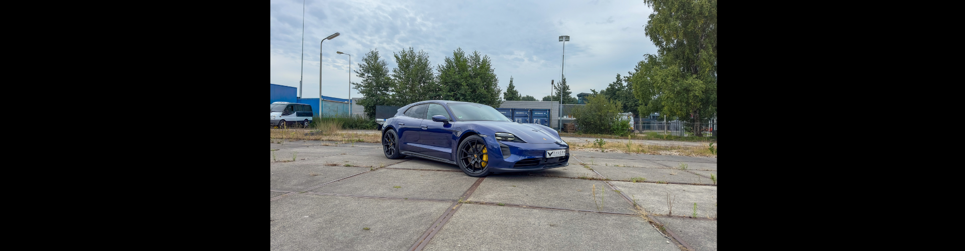 Porsche Taycan met premium keramische coating voor optimale lakbescherming en glans Porsche Taycan in Groningen voorzien van keramische coating voor diepe glans en langdurige lakbescherming