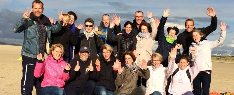 Vliegeren met Koninklijke Auris Groep op het strand van Vrouwenpolder