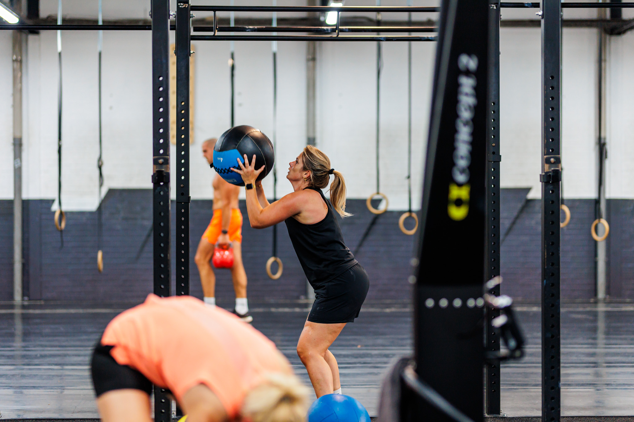 Welke onderdelen zitten er in HYROX en in welke volgorde?