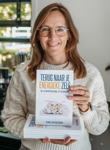 Boek Terug naar je energieke zelf - in 7 stappen gezond, fit en mindful door Femke van Doesburg