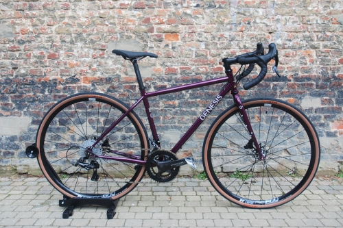 Custom build gravel bike Croix De Fer 725 GENESIS Bikes