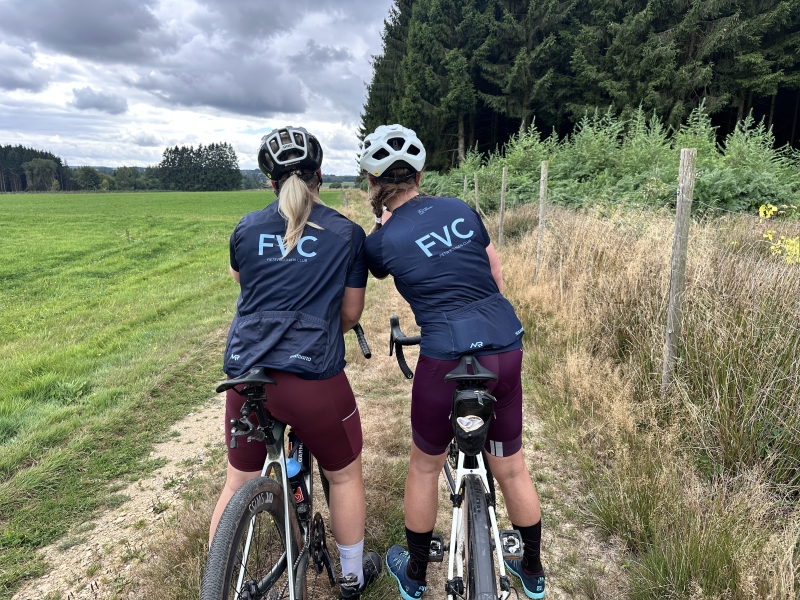 Esther en Kirsten FVC kleding