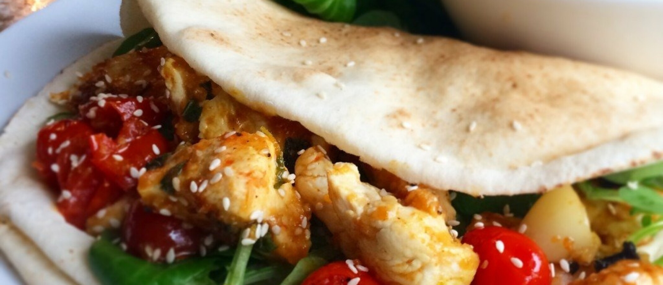 20 minuten gerecht. Libanees vloerbrood met gekruide kip