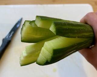 Snel komkommer snijden