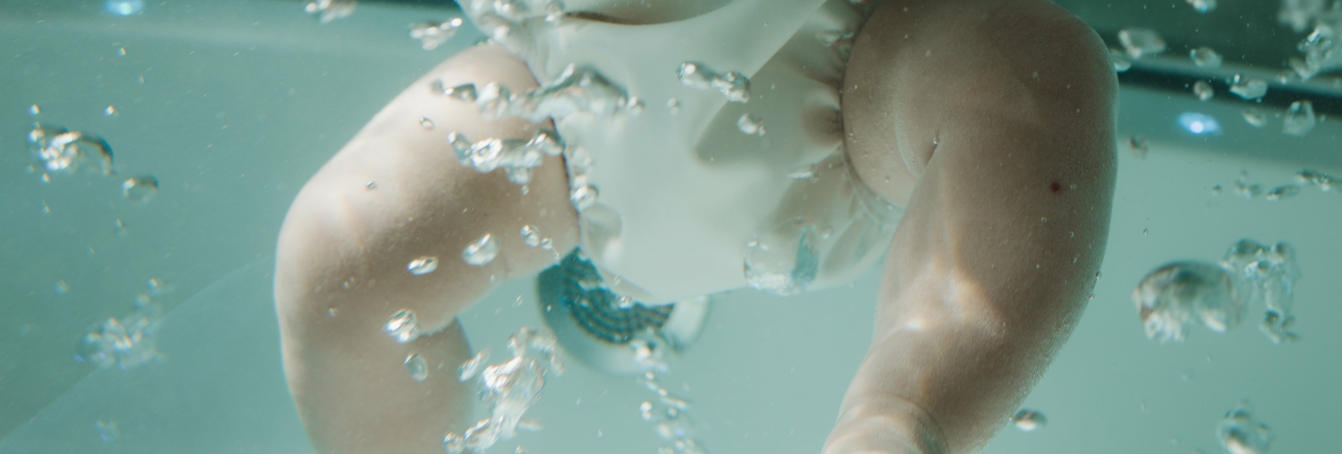 melanie-kiers-floating-baby-zwolle-baby-floaten-baby-massage-omega-3-olie-en-vitamine-k2-d3-10