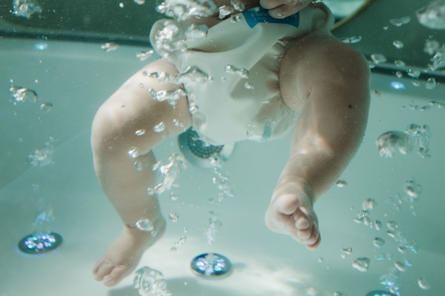melanie-kiers-floating-baby-zwolle-baby-floaten-baby-massage-omega-3-olie-en-vitamine-k2-d3-10