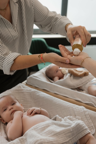 melanie-kiers-floating-baby-zwolle-baby-floaten-baby-massage-omega-3-olie-en-vitamine-k2-d3-13