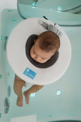 melanie-kiers-floating-baby-zwolle-baby-floaten-baby-massage-omega-3-olie-en-vitamine-k2-d3-5